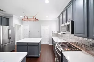 1323 Crystal Lake Cir E, Pearland, TX 77584 - Photo 23