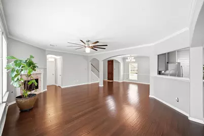 1323 Crystal Lake Circle E, Pearland, TX 77584 - Photo 11