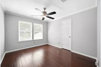 1323 Crystal Lake Circle E, Pearland, TX 77584 - Photo 37
