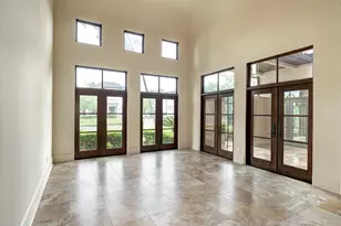 710 Pinehaven Dr, Houston, TX 77024 - Photo 9