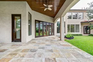 710 Pinehaven Dr, Houston, TX 77024 - Photo 37