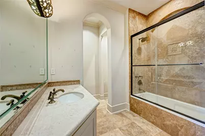 710 Pinehaven Drive, Houston, TX 77024 - Photo 33