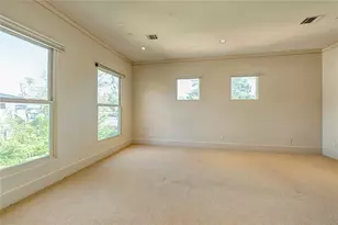 710 Pinehaven Dr, Houston, TX 77024 - Photo 33