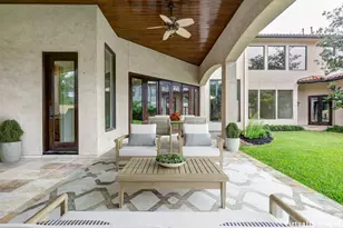 710 Pinehaven Dr, Houston, TX 77024 - Photo 35