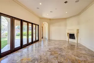 710 Pinehaven Dr, Houston, TX 77024 - Photo 19