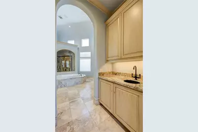 710 Pinehaven Drive, Houston, TX 77024 - Photo 23