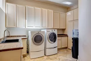 710 Pinehaven Dr, Houston, TX 77024 - Photo 17