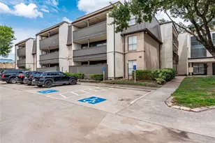 3005 Walnut Bend Ln, Houston, TX 77042 - Photo 19