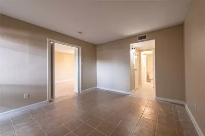 3005 Walnut Bend Lane #12, Houston, TX 77042 - Photo 11