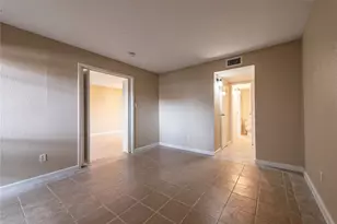 3005 Walnut Bend Ln, Houston, TX 77042 - Photo 11