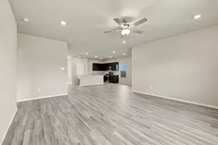 1907 Starlight St, Angleton, TX 77515 - Photo 15