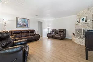 3710 17th St N, Texas City, TX 77590 - Photo 9