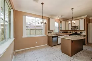 4731 Silverlake Dr, Sugar Land, TX 77479 - Photo 13