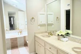 2413 Potomac Dr, Houston, TX 77057 - Photo 15