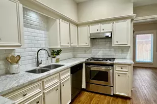 2413 Potomac Dr, Houston, TX 77057 - Photo 9