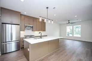 4101 Victoria, Dickinson, TX 77539 - Photo 11