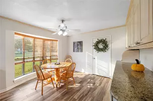 9300 Oakcrest Dr, Manvel, TX 77578 - Photo 11