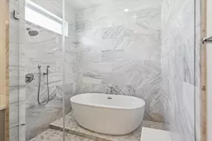 338 W 18th St, Houston, TX 77008 - Photo 31