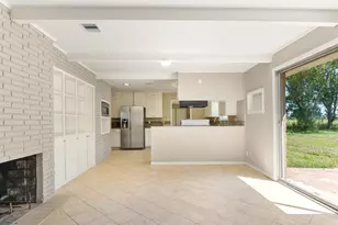 527 County Rd 214, Bay City, TX 77414 - Photo 17