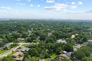 4825 Kingfisher Dr, Houston, TX 77035 - Photo 43