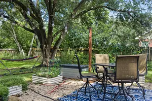 4825 Kingfisher Dr, Houston, TX 77035 - Photo 41