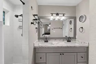 4825 Kingfisher Dr, Houston, TX 77035 - Photo 27