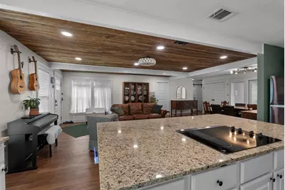 4825 Kingfisher Drive, Houston, TX 77035 - Photo 11