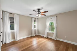 4825 Kingfisher Dr, Houston, TX 77035 - Photo 13