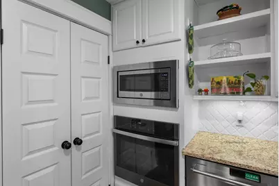 4825 Kingfisher Drive, Houston, TX 77035 - Photo 15
