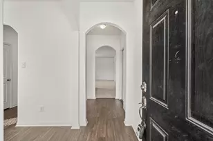 718 Crystal Lakes Dr, Brookshire, TX 77423 - Photo 3