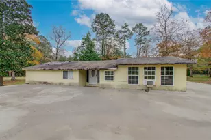 1016 E Capps Rd, Livingston, TX 77351 - Photo 7