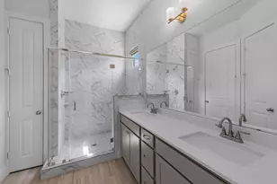 6033 Cypress St, Houston, TX 77074 - Photo 23