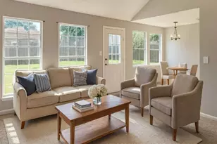 2410 Daffodil St, Highlands, TX 77562 - Photo 7