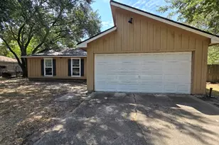 2410 Daffodil St, Highlands, TX 77562 - Photo 1