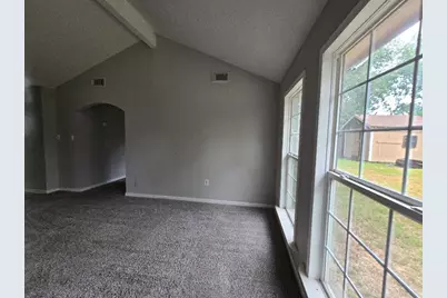 2410 Daffodil Street, Highlands, TX 77562 - Photo 5
