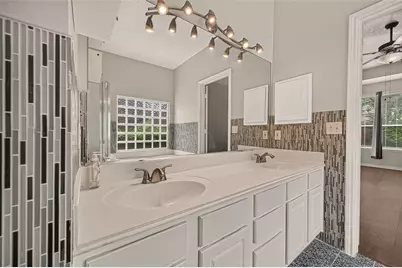 11218 Timbertree Lane, Houston, TX 77070 - Photo 43