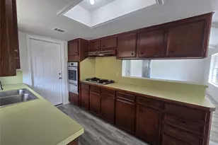 4019 Lemon Tree Ln, Houston, TX 77088 - Photo 11