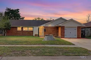 614 Gilpin St, Houston, TX 77034 - Photo 1