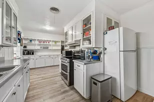 945 N Travis St, Liberty, TX 77575 - Photo 9