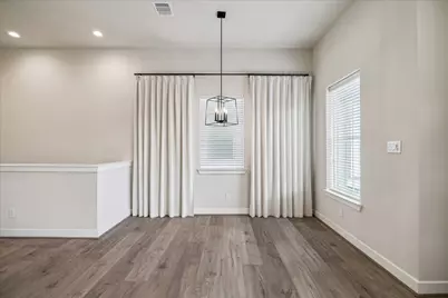 728 Carriage Knolls Drive, Houston, TX 77008 - Photo 9