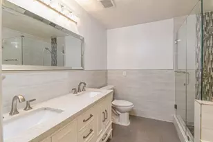 8714 Emerald Heights Ct, Houston, TX 77083 - Photo 27