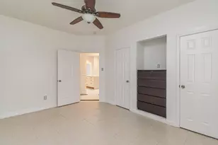8714 Emerald Heights Ct, Houston, TX 77083 - Photo 23