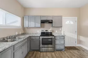 308 E Phillips St, Conroe, TX 77301 - Photo 13