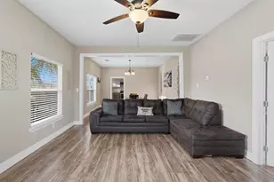 308 E Phillips St, Conroe, TX 77301 - Photo 7