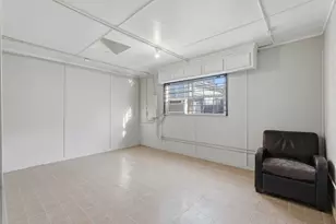 308 E Phillips St, Conroe, TX 77301 - Photo 23