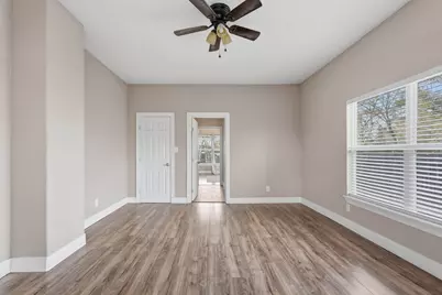 308 E Phillips Street, Conroe, TX 77301 - Photo 17