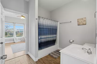 308 E Phillips Street, Conroe, TX 77301 - Photo 15