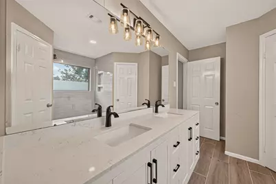 1030 Mabry Mill Road, Houston, TX 77062 - Photo 37