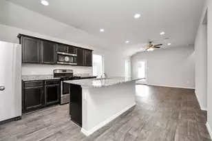 9847 Laurel Lake Ln, Conroe, TX 77384 - Photo 11