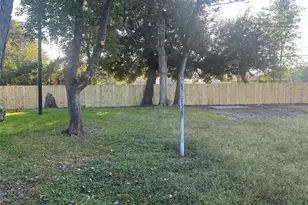 9301 Chesterfield Dr, Houston, TX 77051 - Photo 15